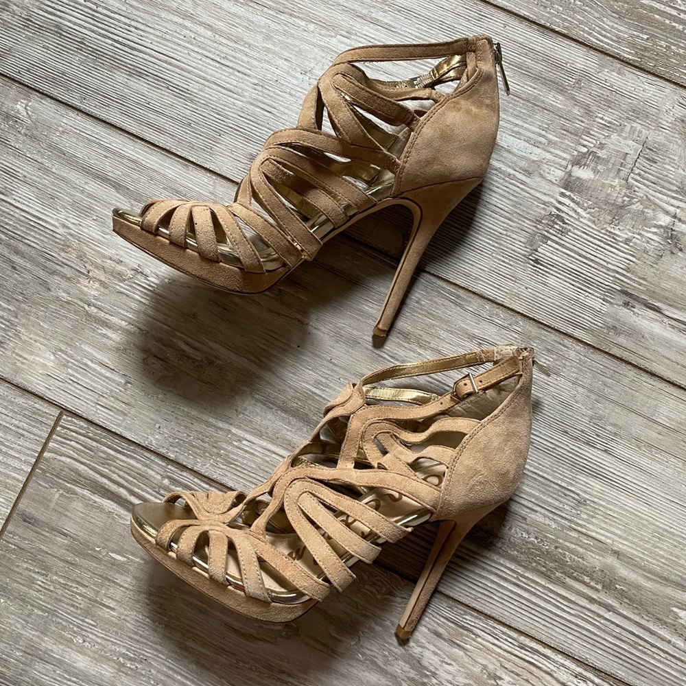 SAM EDELMAN NUDE STRAPPY HEELS.